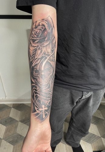 Tatovering på underarm lavet ved P Tattoo Studio i Ikast